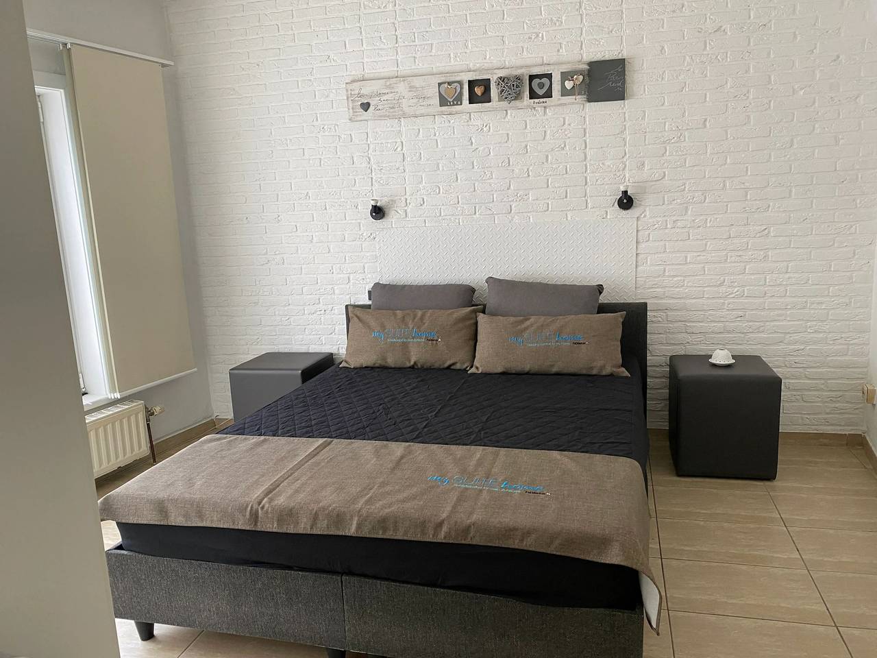 Entire apartment, Charming Studio in Charleroi City Center, 75 m² with Terrace in Charleroi, Hainaut