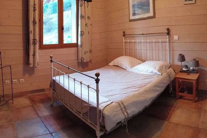 A charming house in the heart of the Alps, nestled between the lake and the mountains in Ugine, Albertville region