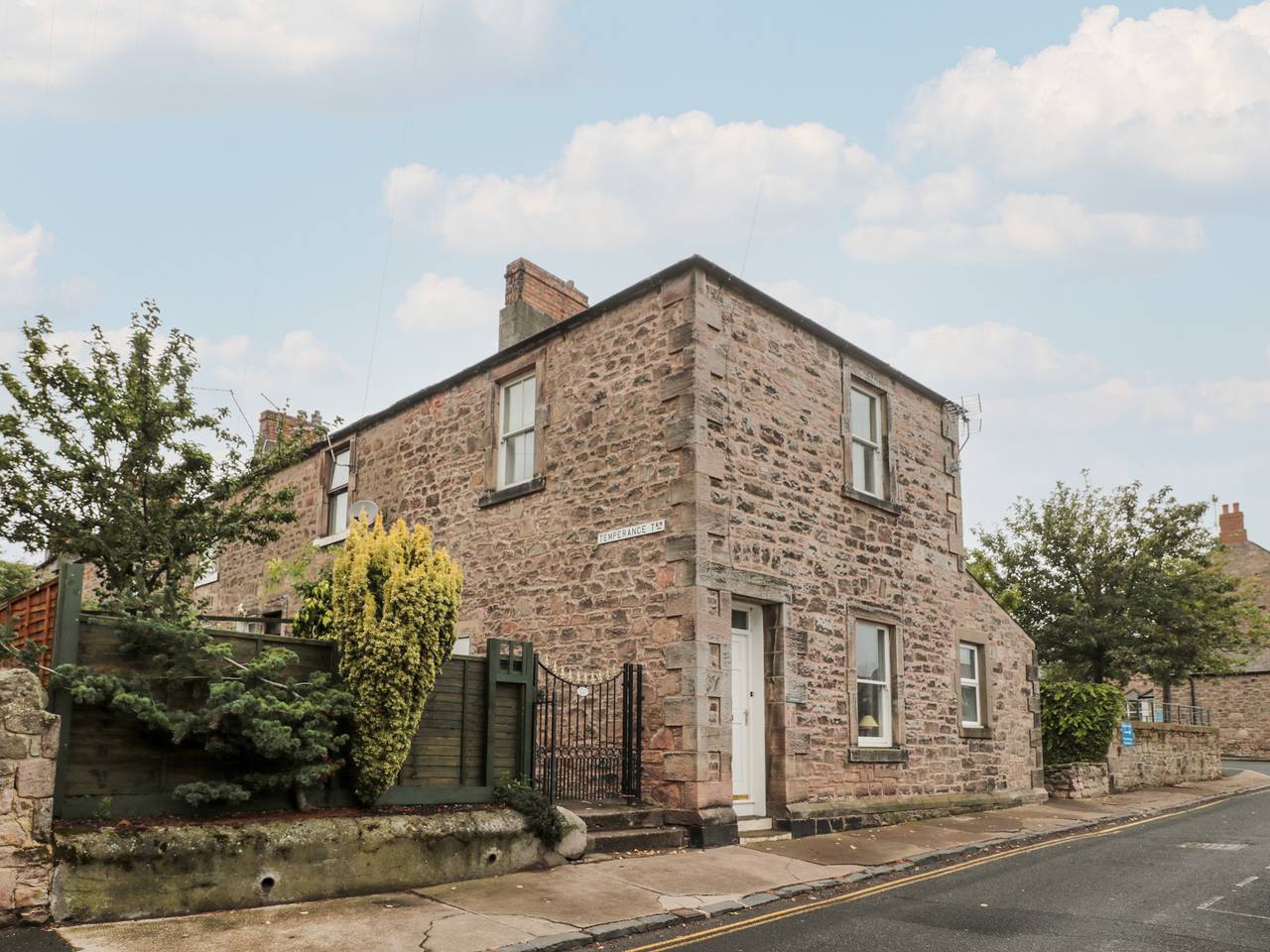 Islestone, 1 Temperance Terrace in Berwick-upon-Tweed, Northumberland
