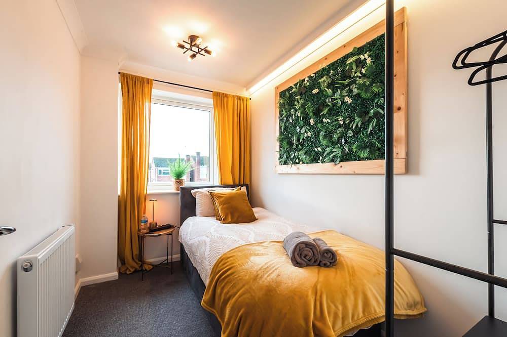 Hot Tube• 3xparking•5Br•Family&Contractors•Bedford in Bedford