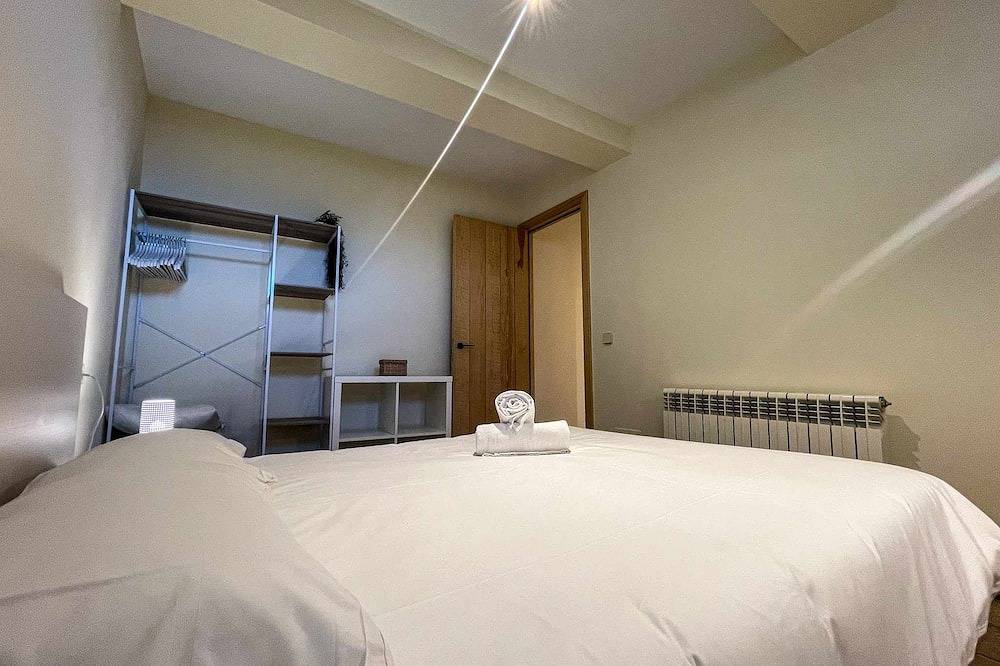 Entire apartment, Puigcerdà Cal Gatesques 3 in Puigcerdà, Catalan Pyrenees