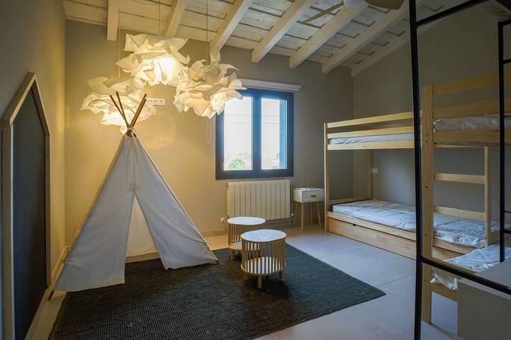 Detached house with a garden and pool in Candeleda: Casa Vettonia in Candeleda, Valle del Tiétar