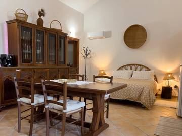 Gîte pour 2 personnes, avec jacuzzi et jardin à Sant'Antonio di Gallura