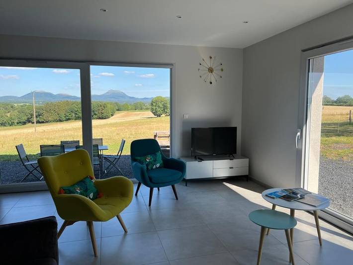 Location de vacances pour 6 personnes, avec vue et terrasse à Saint-Pierre-le-Chastel - 2