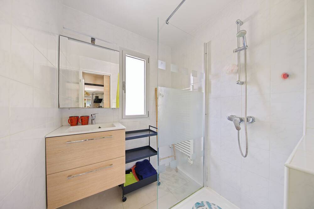 Apartamento entero, Charming T2 apartment near the sea - Residence with trees and swimming pool in Le Pradet, Region de Toulon