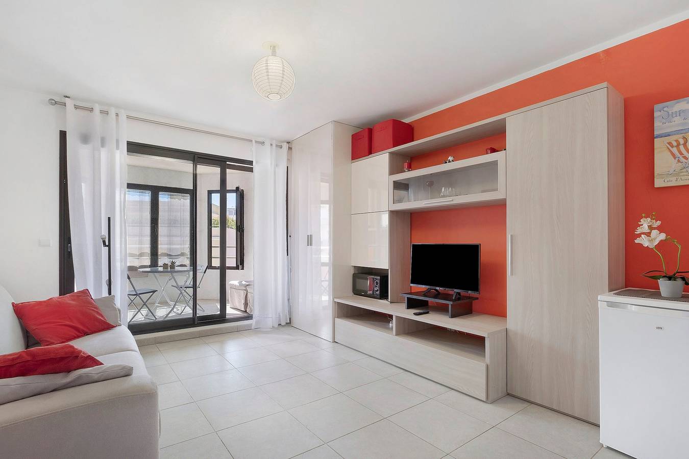 Estudio entero, Rives Bleus Juan les Pins: Estudio con logia y todas las comodidades in Juan-les-Pins, Antibes