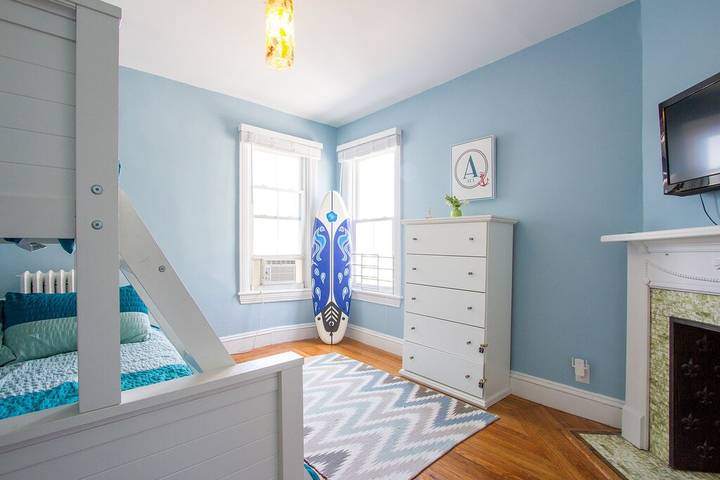 Vacation rental for 12 people, with yard in Asbury Park