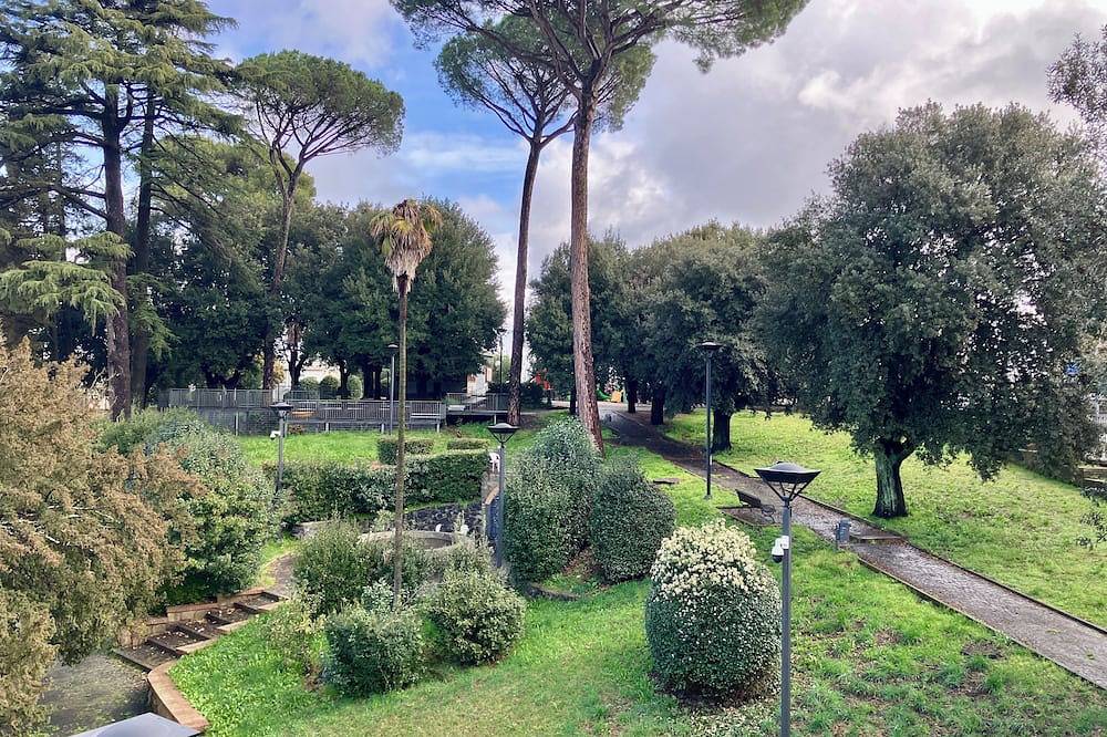 Ganze Wohnung, Cozy home for couples and families - Via Francigena and Vallelunga racetrack in Campagnano di Roma, Braccianosee