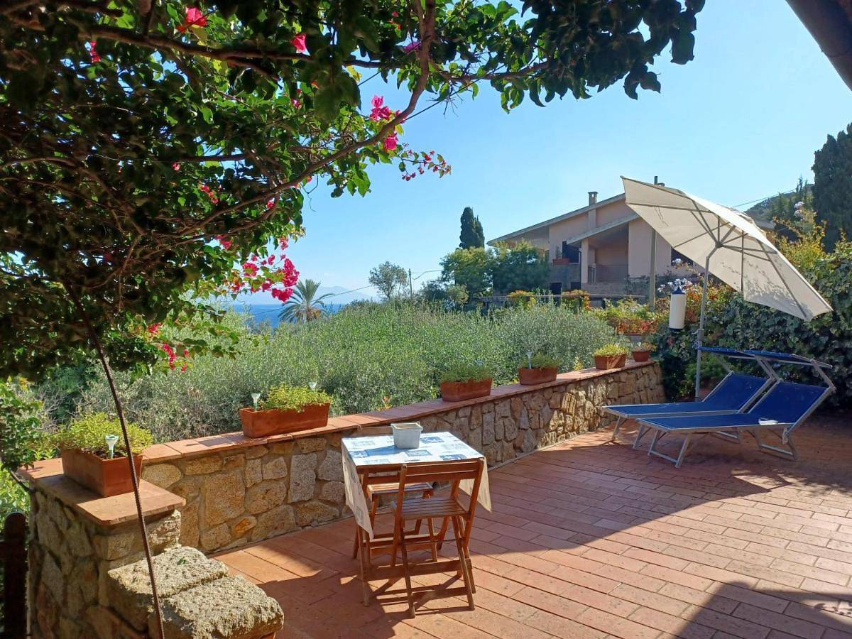 Two-Bedroom House in Isola del Giglio