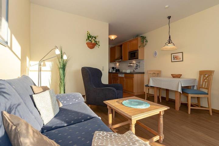 Ferienwohnung für 2 Personen, mit Balkon und Ausblick an der Ostsee - 2