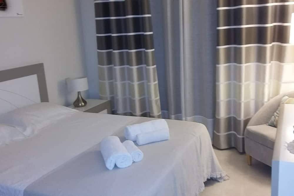 Apartamento entero, Excelente Apartamento Vistas Al Mar 900 m de la playa in La Resina, Estepona