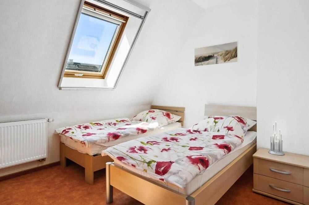 Strandnahes Ferienhaus mit Terrasse und Garten in Pruchten, Vorpommern-Rügen