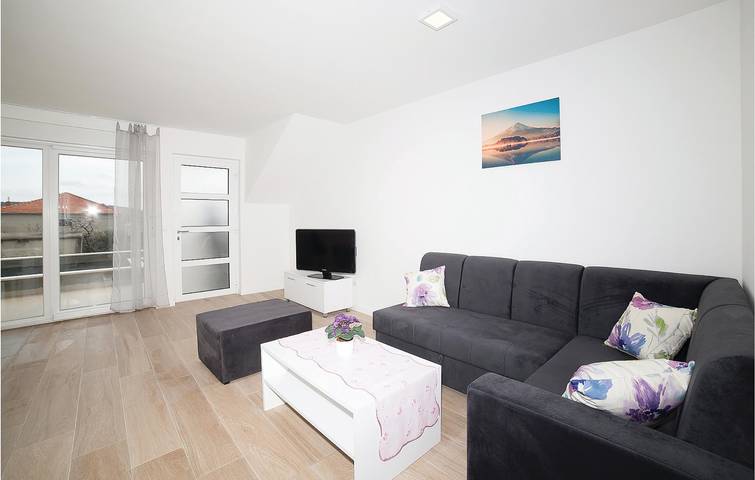 Gîte pour 3 personnes, avec terrasse et jardin à Trogir - 4