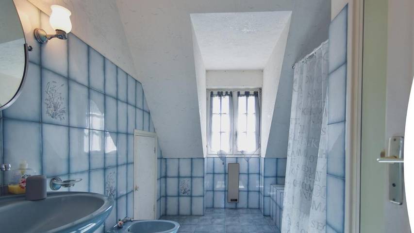 Location de vacances pour 8 personnes, avec terrasse ainsi que jardin et vue à Baye - 4