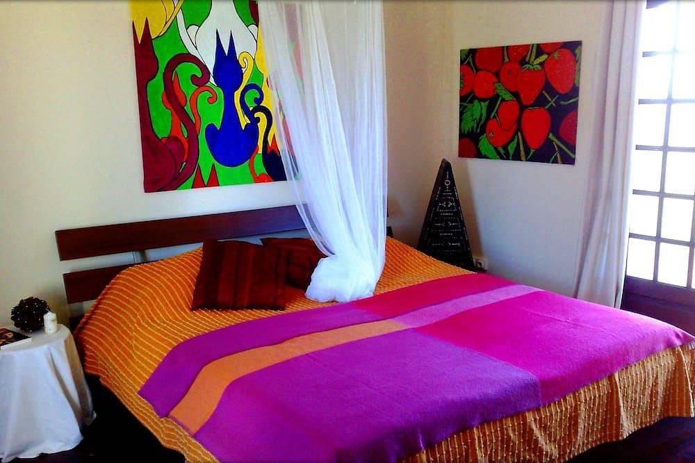 Sunset Holiday Cottage con impresionantes vistas del castillo y el valle in Rouffignac-Saint-Cernin-de-Reilhac, Périgord Noir