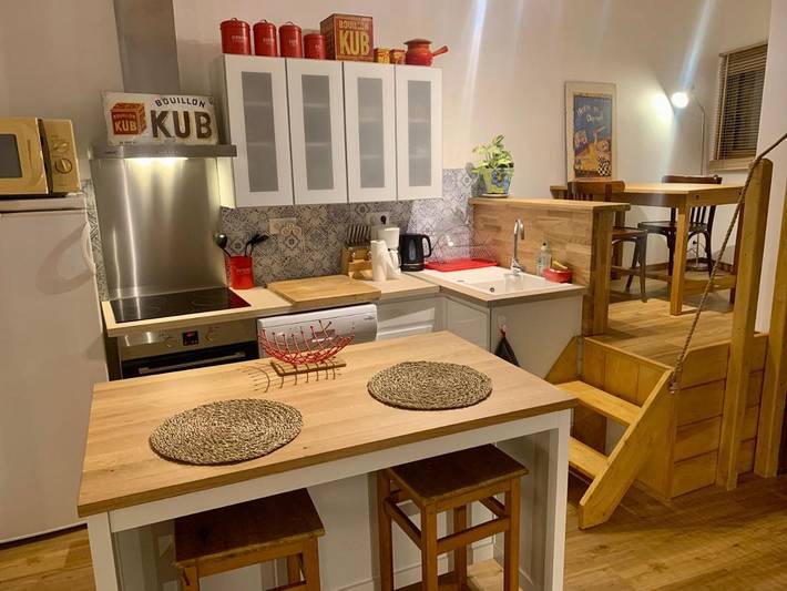 Gîte pour 4 personnes, avec Balcon ainsi que Terrasse et Vue à Parisot