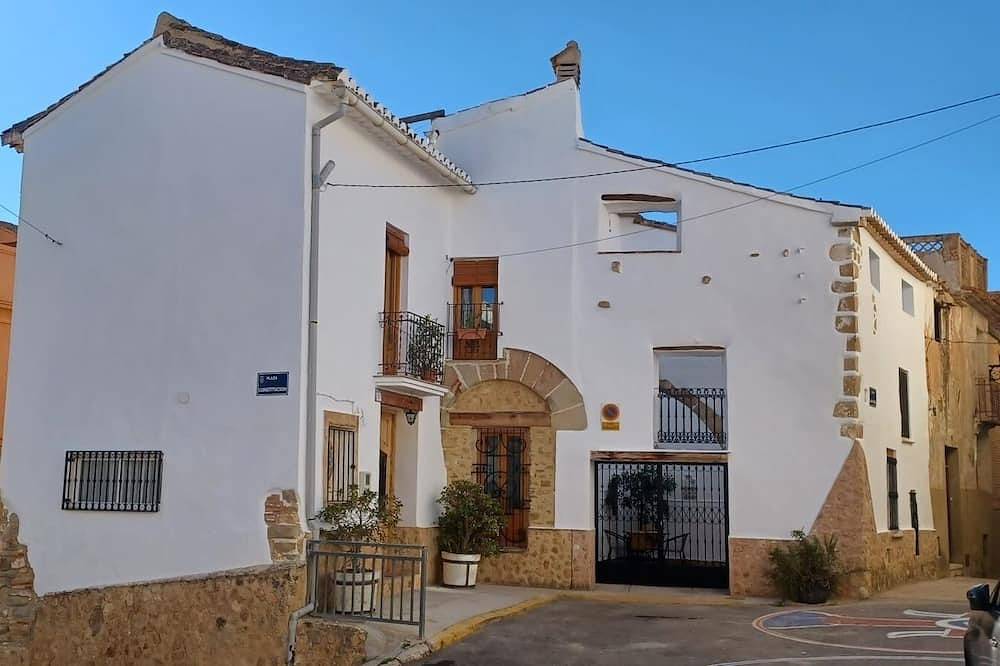 Ca Federó, La Tía Elena. Casa Rural con encanto a 30 minutos de Valencia. in Losa del Obispo, Provincia de Valencia