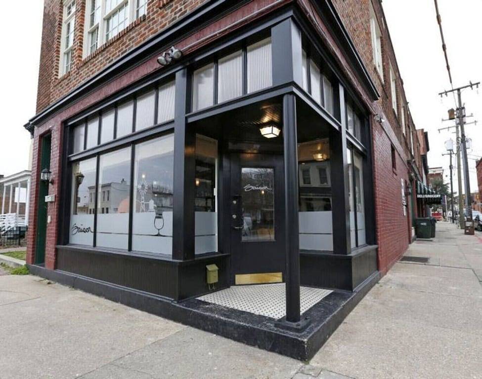 Ganze Wohnung, A02 King Suite - Herz der Künste auf West Broad von Vcu in Richmond, Virginia