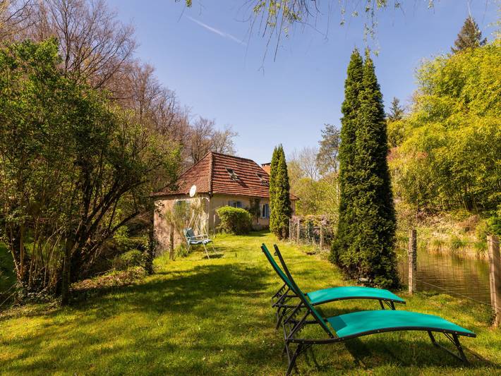 Location de vacances pour 4 personnes, avec Balcon ainsi que Terrasse et Jardin à Teyssieu