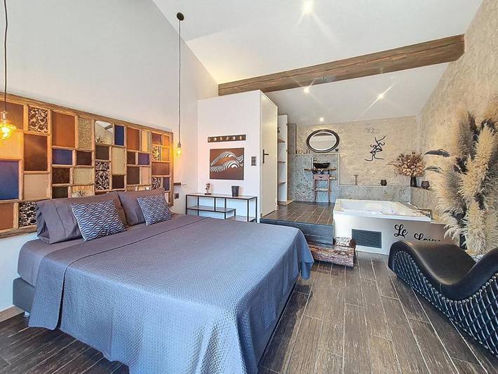 Gîte pour 2 personnes, avec jardin ainsi que jacuzzi et terrasse à Cubnezais - 4