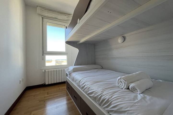 Appartement entier, Super appartement à Laredo près de la plage de La Salvé. in Laredo, Côte Cantabrienne