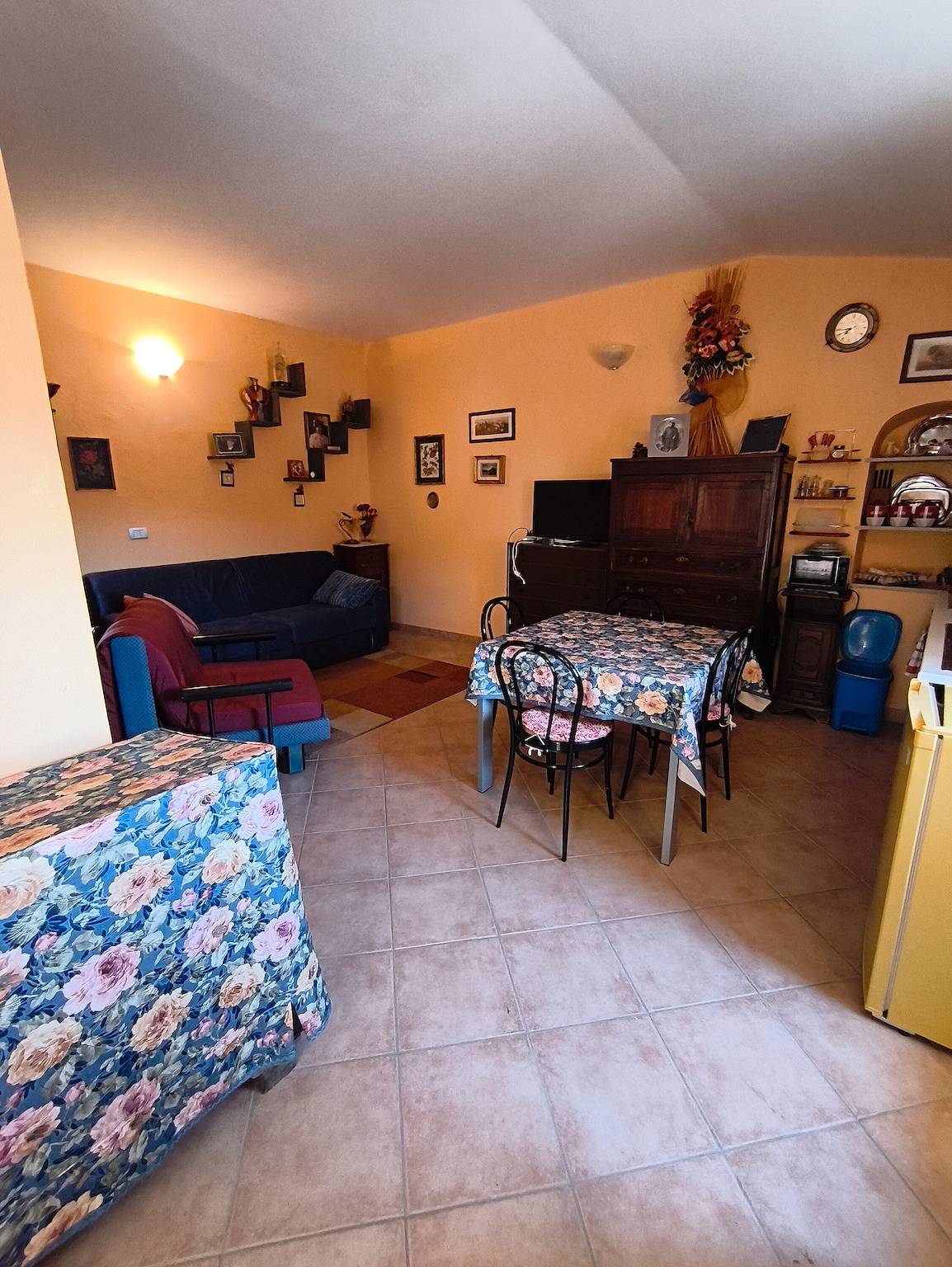 Ganzes Studio, Ferienwohnung 'La Casa Arancione' mit Balkon in Lacedonia, Avellino Provinz