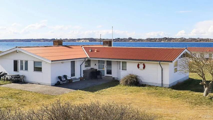 Ferienhaus für 9 Personen, mit Terrasse in Hvalpsund