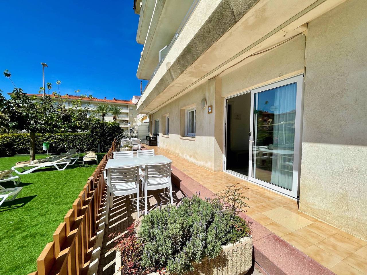 Ganze Wohnung, Modernes Apartment mit Terrasse, nahe beim Strand in L'Estartit in l'Estartit, Estartit