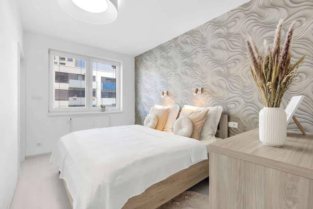 Entire apartment, Premium Apartment with Balcony and Parking in Bratislava, Bratislava region