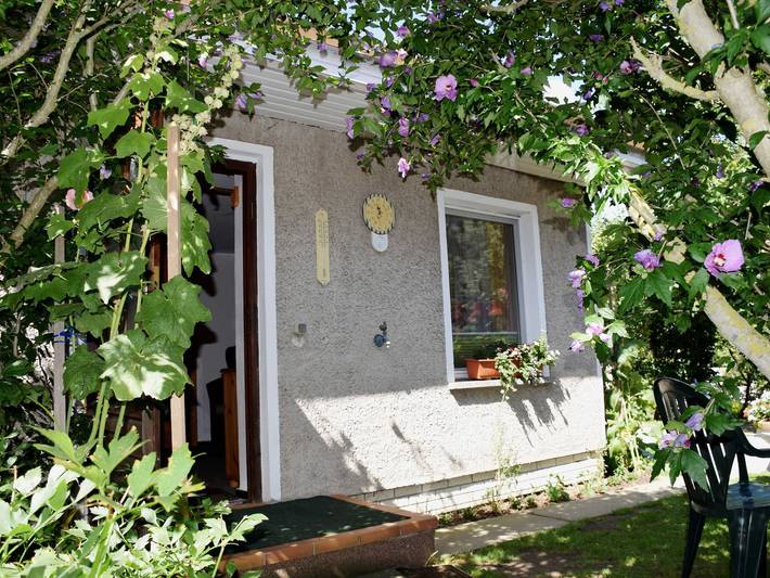 Bungalow für 2 Personen, mit Garten, kinderfreundlich in Göhren - 2