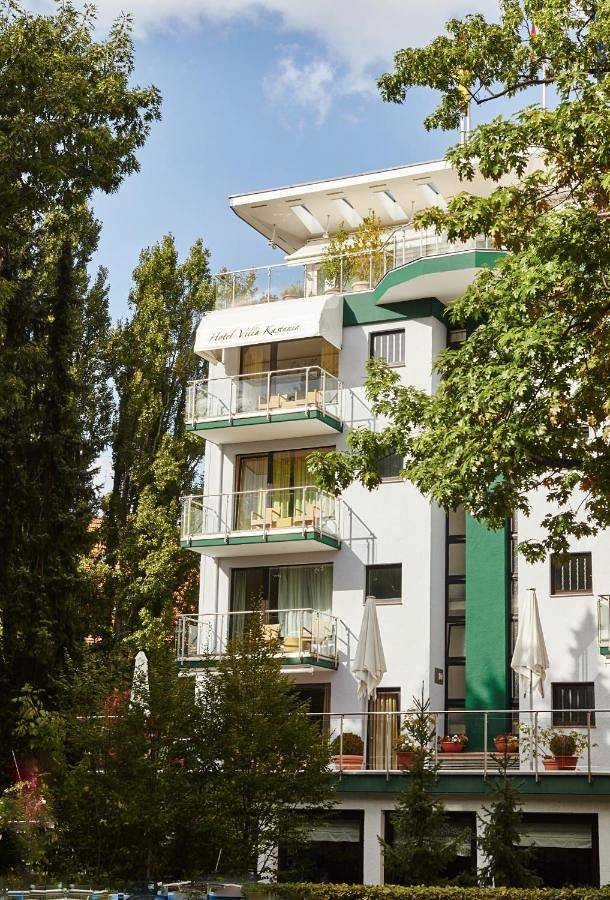 Hotel für 4 Personen, mit Balkon und Terrasse sowie Garten und Pool in Westend Berlin