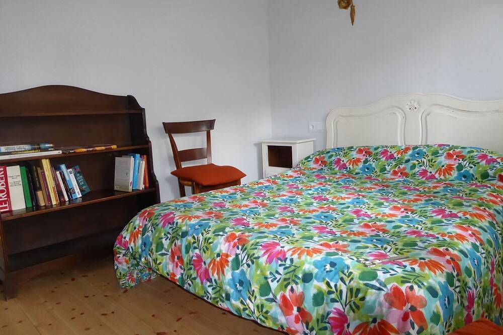 Apartamento entero, A 5 minutos del lago, con acceso directo al jardin, piso ideal para descansar in Puigcerdá, Cerdanya