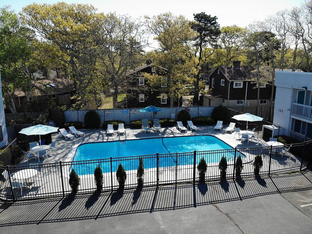 Ocean Breeze Motel - Standard Queen in Yarmouth, Cape Cod