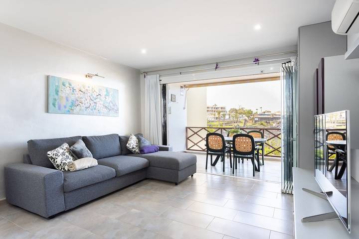 Apartamento entero, Home2Book Seafront of La Arena Beach Apt, Pool in Playa Neptuno (Santiago del Teide), Santiago del Teide