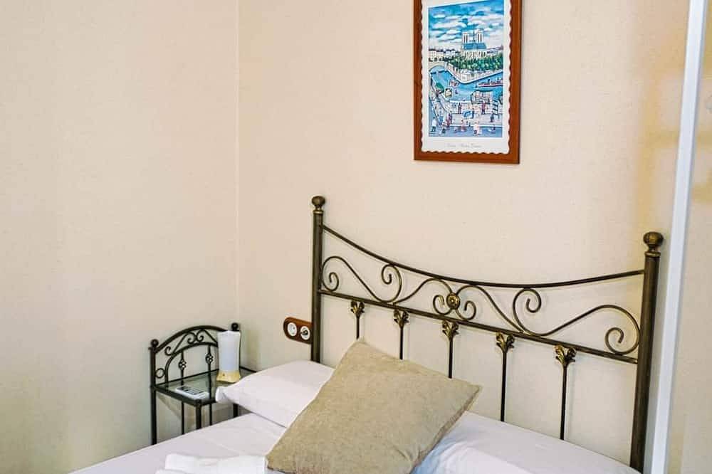 Casita Jade. Entre montañas y cerca de la playa. in Sayalonga, Costa del Sol