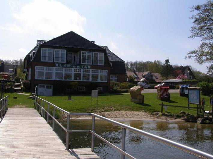 Hotel für 2 Personen, mit Terrasse und Garten sowie Sauna in Bösdorf