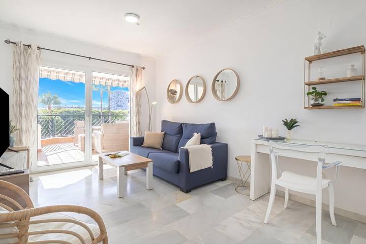Apartamento entero, Mi Capricho Modern Sunshine in Urbanizacion Calahonda, Mijas