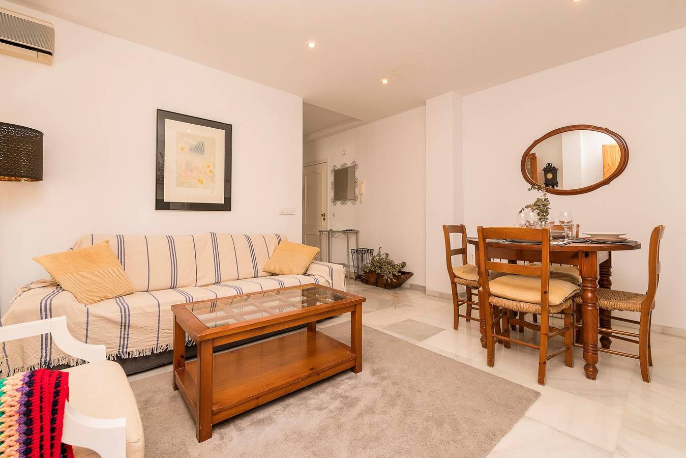 Entire vacation apartment, Vegaluz - Cosy flat in the centre of Jerez with free Wifi in Jerez de la Frontera, Costa de la Luz