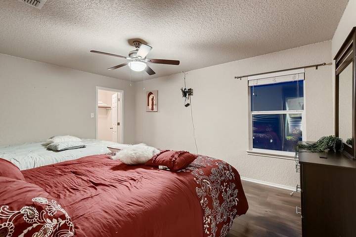 Villa for 14 people, with balcony and yard as well as hot tub in Texas