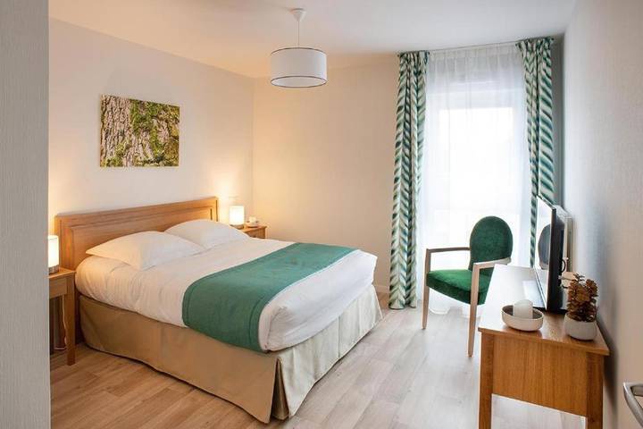 Location de vacances pour 4 personnes, avec piscine et jardin ainsi que sauna et jacuzzi, animaux acceptés à Mont-Saint-Aignan - 2