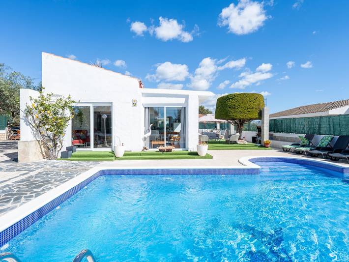 Holiday home for 8 people, with pool and garden as well as ocean view - 1