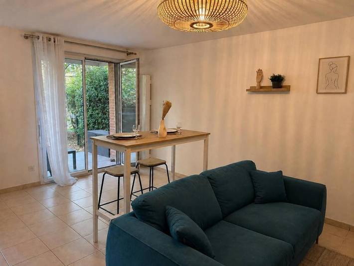 Gîte pour 2 personnes, avec Terrasse et Piscine à Gagnac-sur-Garonne