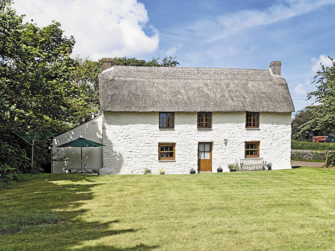Thatch Cottage in Cornwall