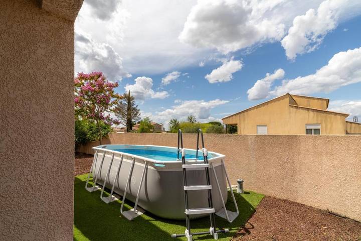 Location de vacances pour 6 personnes, avec terrasse ainsi que jardin et piscine à Bouillargues - 2