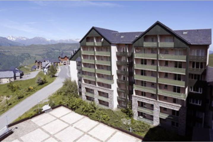 Location de vacances pour 4 personnes, avec Balcon ainsi que Terrasse et Piscine à Peyragudes