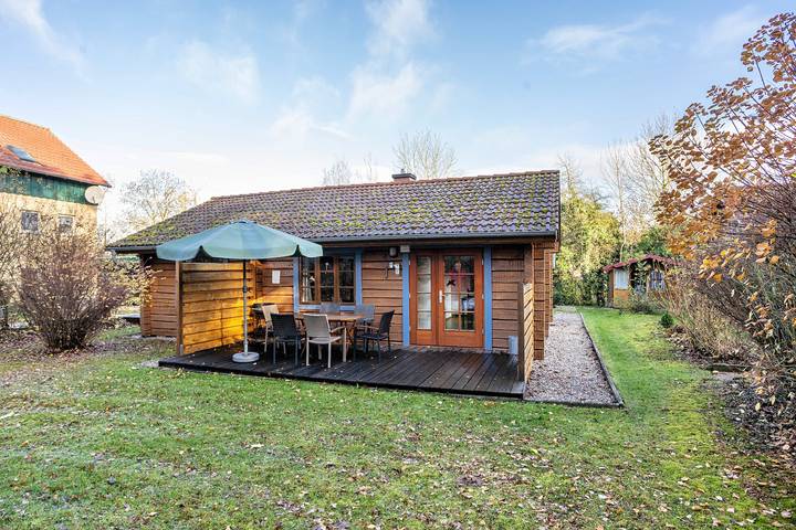 Ferienwohnung für 6 Personen, mit Garten und Sauna in Zislow