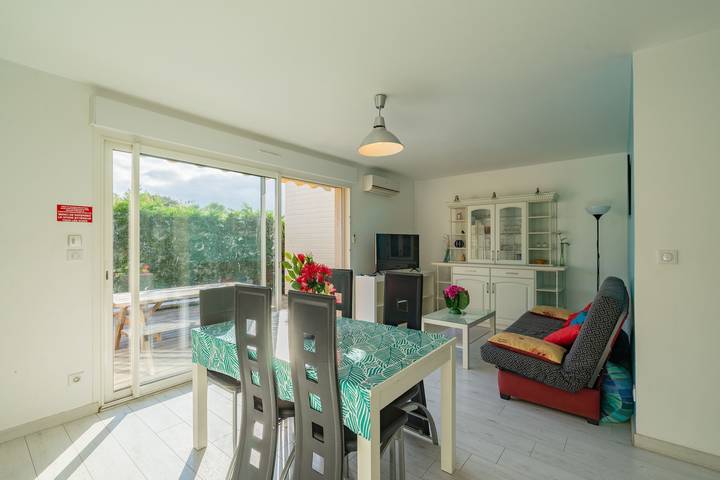 Apartamento entero, Apartamento 'Le Clos Du Champ De L'Amour - Isla de Ré' con piscina privada, Wi-Fi y aire acondicionado in Saint-Simon-de-Bordes, Región de Jonzac