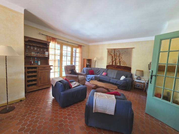 Location de vacances pour 6 personnes, avec piscine ainsi que terrasse et jardin à Carcès - 3