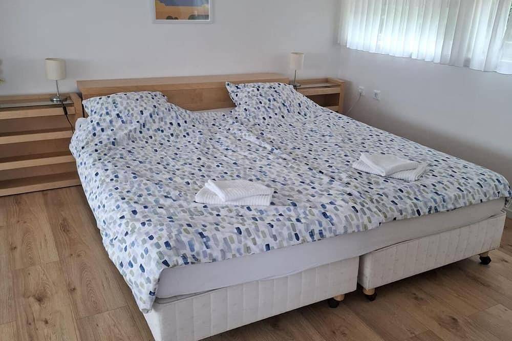 Stilvolles Ferienhaus mit beheiztem Indoor-Pool – 2 Minuten zum Sandstrand in Hellevoetsluis, Niederländische Nordsee