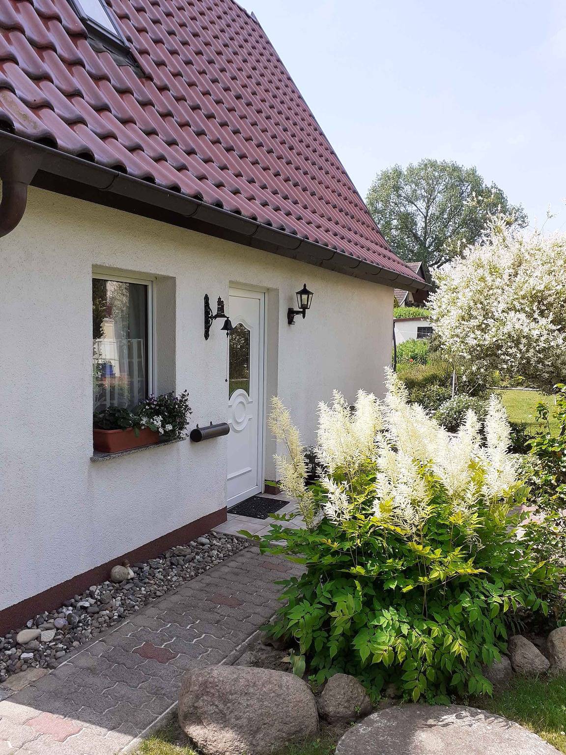 Ferienhaus mit Terrasse und Gartengrundstück in Kramerhof, Stralsund Umland